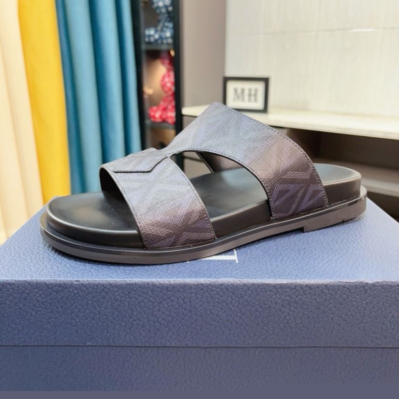 ch**an D*or slippers